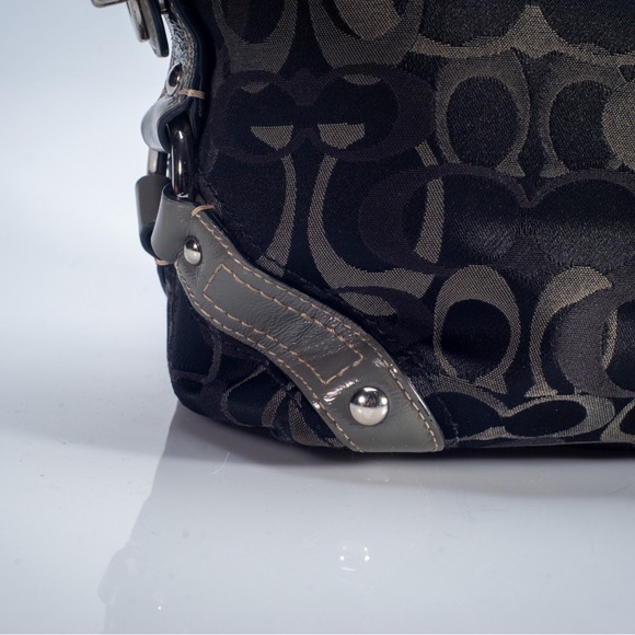 COACH SIGNATURE CARLY OPTIC Shoulder Bag - Black and Grey with Plum Lining - Picture 2 of 6